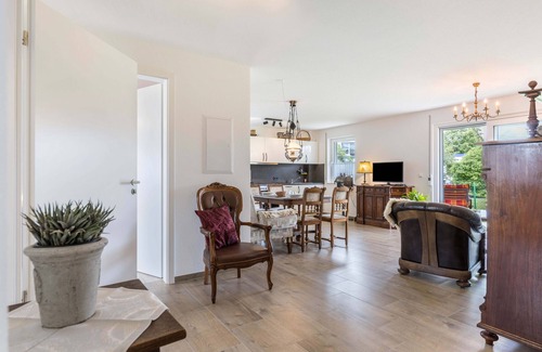 Albstadt Apartment | Holiday Apartment in Charming Wilhelminian/Art Nouveau Style; New Building