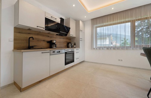 Naz Sciaves Apartment | Holiday Apartment 'Klementhof No. 2' with Mountain View, Shared Pool and Wi-Fi