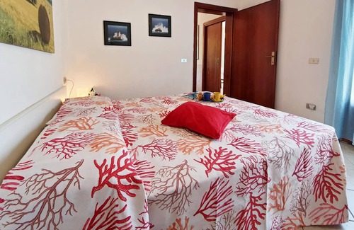 Lido di Capoliveri Apartment | Holiday Apartment "La Scogliera" with Sea View, Air Conditioning & Terrace