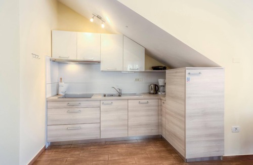 Lovrecica Apartment | Holiday apartment Lovrecica for 1 - 4 persons with 1 bedroom - Row house