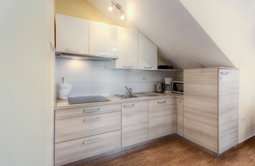 Lovrecica Apartment | Holiday apartment Lovrecica for 1 - 4 persons with 1 bedroom - Row house