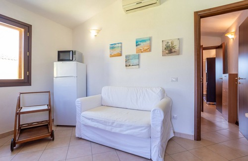 Viddalba Apartment | Holiday Apartment "Mirto" with Sea View, Shared Pool & A/C