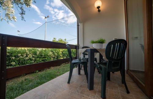 Mattinata House | Holiday Apartment orchidea with swimming pool and private beach