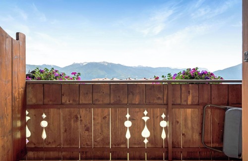 Maranza Apartment | Holiday Apartment "Residenz Condor Gitschberg" with Mountain View, Sauna & Garden