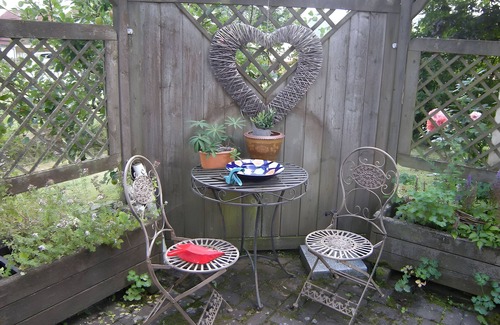 Dipperz Apartment | Holiday Apartment 'Rhön-Antik' with Mountain View, Shared Pool and Wi-Fi