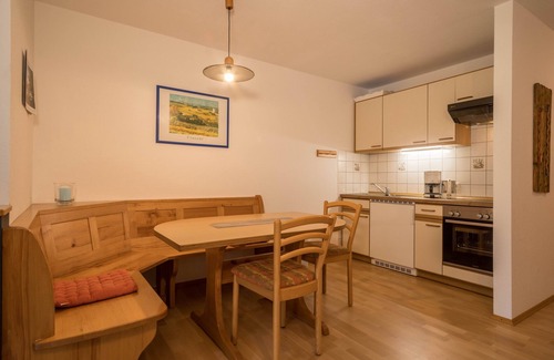 Owingen Apartment | Holiday Apartment "Risthof 4" Balcony, Shared Garden, Sauna and Playground