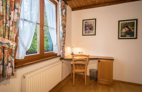 Owingen Apartment | Holiday Apartment "Risthof 4" Balcony, Shared Garden, Sauna and Playground