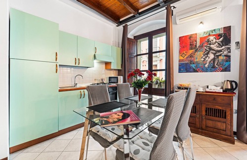 Marina District Apartment | Holiday Apartment ‘Sardinia Gem House’ with Sea View, Wi-Fi, A/C & Balcony