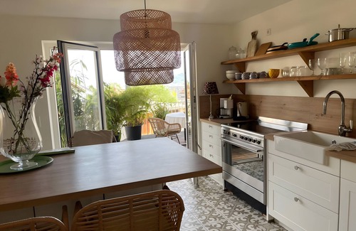 Gaienhofen Apartment | Holiday Apartment 'Seeapartment Höri' with Balcony and Wi-Fi