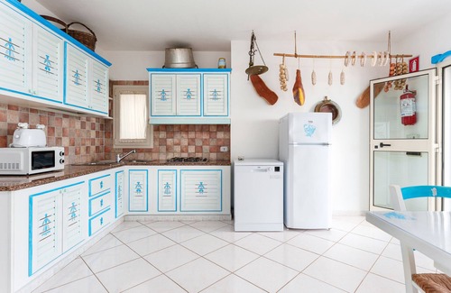 Sas Linnas Siccas Apartment | Holiday Apartment ‘Villa Mula 3’ with Sea View, Wi-Fi, Terrace & Shared Pool; Parking Available