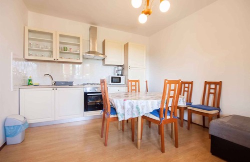 Monterol Apartment | Holiday apartment with air conditioning and barbecue