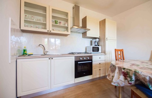 Monterol Apartment | Holiday apartment with air conditioning and barbecue