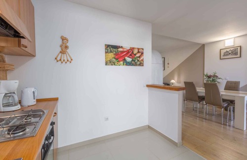 Brulo Apartment | Holiday apartment with balcony and air conditioning