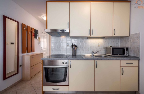 Monterol Apartment | Holiday apartment with balcony and air conditioning