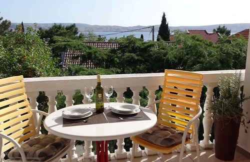 Ribarica Apartment | Holiday apartment with sea view