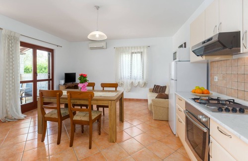 Cervar Apartment | Holiday apartment with pool, only 200m from the beach