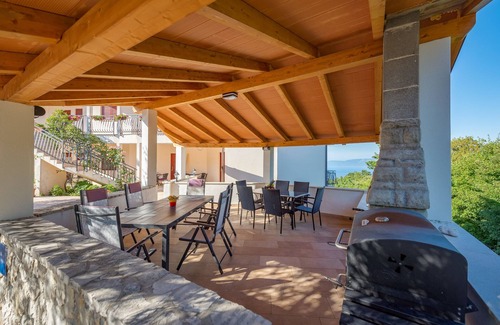 Drenje Apartment | Holiday apartment with sea view and pool