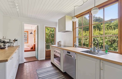 Sandvig Villa | Holiday bliss in Sandvig with sea view