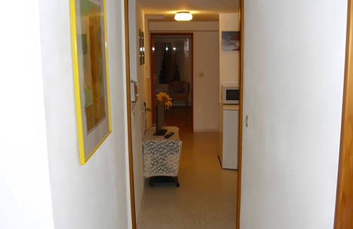 Am Bach Apartment | Holiday Apartment '3, 45sqm' with Private Terrace, Shared Garden and Wi-Fi