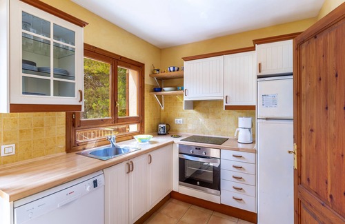 Urbanizacion S'Estanyol House | Holiday Home 'S Estanyol' with Sea View, Wi-Fi and Air Conditioning