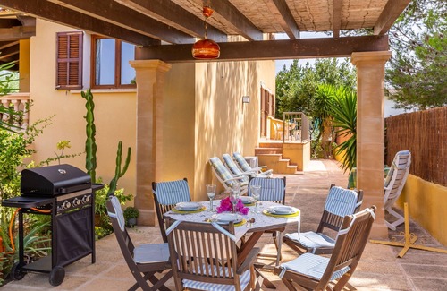 Urbanizacion S'Estanyol House | Holiday Home 'S Estanyol' with Sea View, Wi-Fi and Air Conditioning