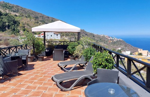 El Guincho Apartment | Holiday flat "Apartamentos Monasterio de San Antonio No. 6" with wifi - Adults only