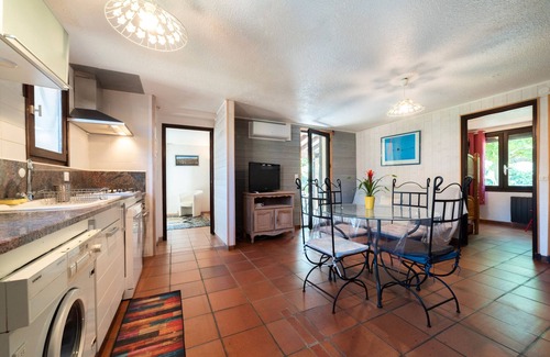 Montesquieu-des-Alberes House | Holiday Home 'Saint Pierre' with Mountain View, Wi-Fi and Air Conditioning