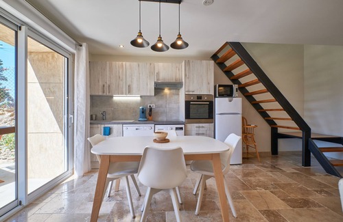 Saint-Hilaire-du-Rosier House | Holiday Home 'La Mottinière' with Private Terrace and Wi-Fi