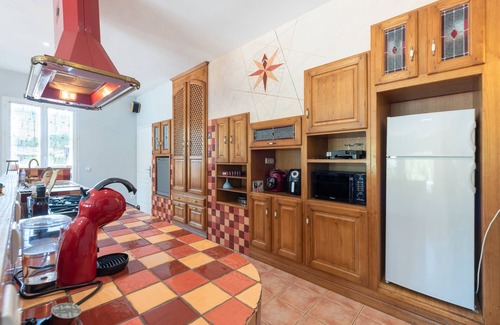 Saint-Laurent-de-Neste House | Holiday Home 'Maison Zoé' with Private Pool, Private Terrace and Wi-Fi