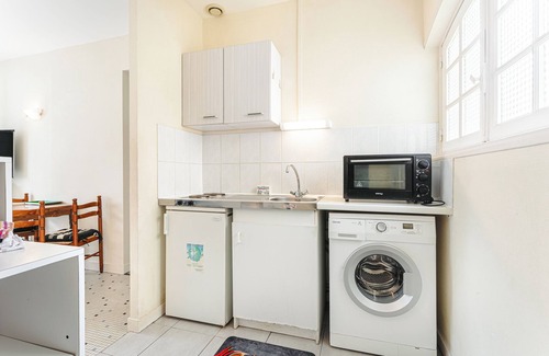 Saint-Trojan-les-Bains House | Holiday Home 'Longère Proche Plage Et Forêt 3' with Shared Terrace, Shared Garden and Wi-Fi