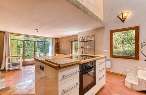 Notre-Dame-de-Londres House | Holiday Home 'Mas Grand Bosc' with Shared Pool, Private Terrace and Wi-Fi