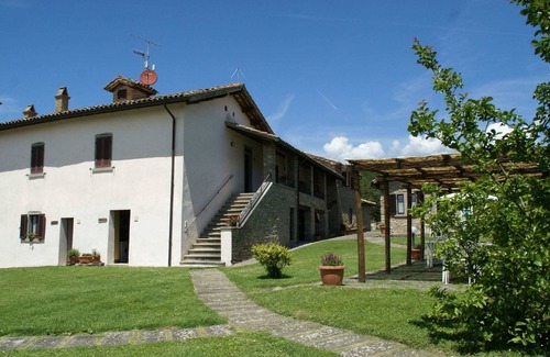 Fraccano House | Holiday Home in Città di Castello with Pool