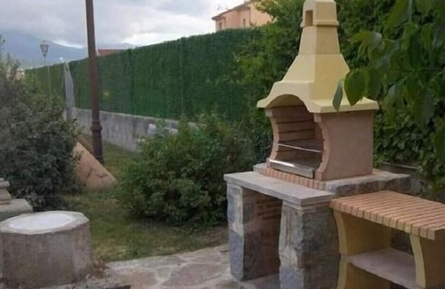 Palazuelos de Eresma House | Holiday Home 'Balcon De Pilatos' with Mountain View, Private Pool and Wi-Fi