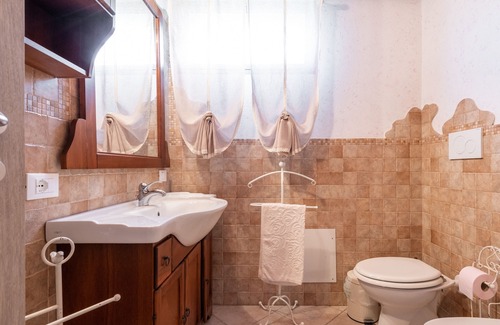 San Giovanni Suergiu House | Holiday Home "Azzurra Relax" with Pool, Garden & Wi-Fi