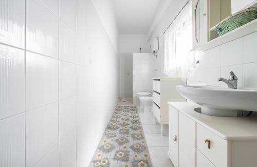 San Giovanni Suergiu House | Holiday Home 'Gaia Casa Vacanze' with Private Terrace, Balcony and Air Conditioning