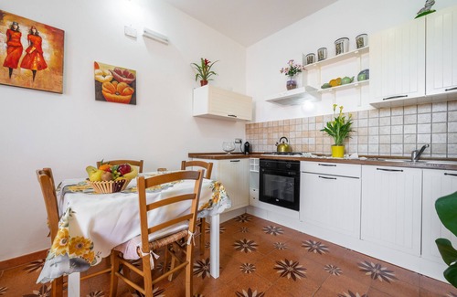 San Giovanni Suergiu House | Holiday Home 'Gaia Casa Vacanze' with Private Terrace, Balcony and Air Conditioning