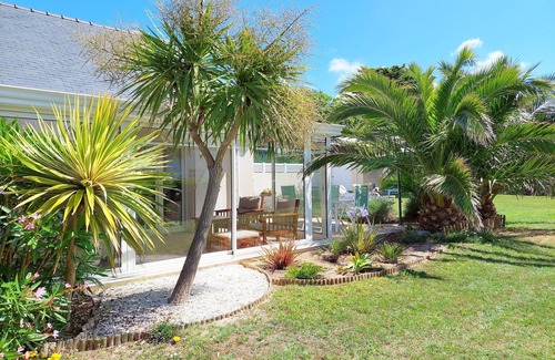 Poulgoazec House | Holiday Home in Plouhinec by Audierne Bay