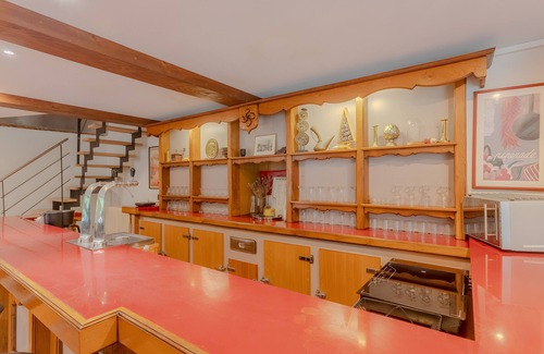 Sainte-Engrace House | Holiday Home 'Ainerak' with Mountain View, Private Pool and Wi-Fi