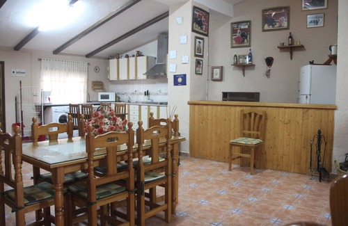 La Hueta House | Holiday Home 'Alojamiento Rural Puente Honda' with Mountain View, Pool & Wi-Fi