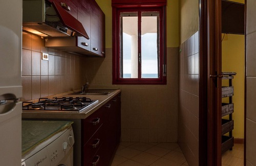 Seccagrande House | Holiday Home 'Appartamento B - Le Terrazze' with Sea View, Wi-Fi and Air Conditioning
