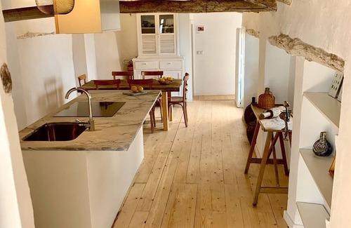 Galera House | Holiday Home “Astarte House 12pax” with Garden & Terrace