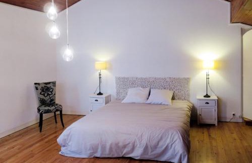 Nassiet House | Holiday Home Aucéloun by Interhome