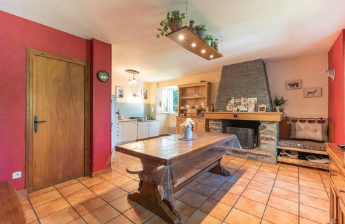 Artalens-Souin House | Holiday Home 'Baou' with Mountain View, Private Terrace and Wi-Fi