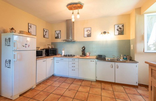 Artalens-Souin House | Holiday Home 'Baou' with Mountain View, Private Terrace and Wi-Fi