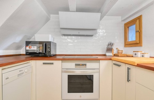 Teulada House | Holiday Home 'Bougainvillea' with Mountain View, Private Terrace and Wi-Fi