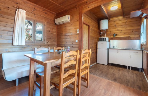 Barx House | Holiday Home 'Cabaña Madera A' with Mountain View, Wi-Fi and Air Conditioning