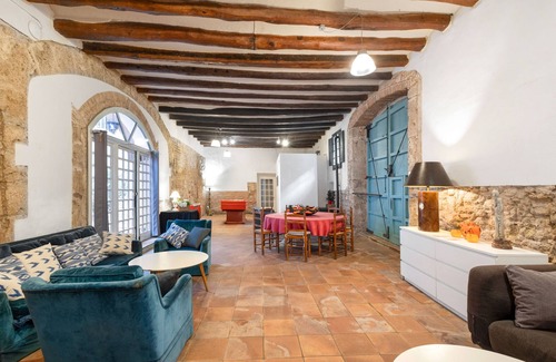 Capellades House | Holiday Home "Can Lluís" with Mountain View, Pool, Garden & Wi-Fi