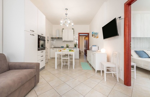 Villasimius House | Holiday Home "Casa Clà" with Mountain View, Garden and Air Conditioning