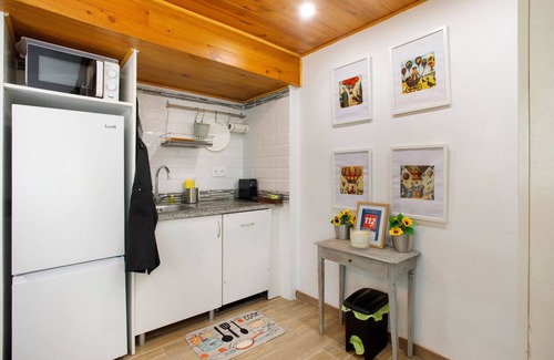 Nossa Senhora do Pranto House | Holiday Home "Casa Do Campo Dornes Um" with Shared Pool, Shared Garden & Wi-Fi