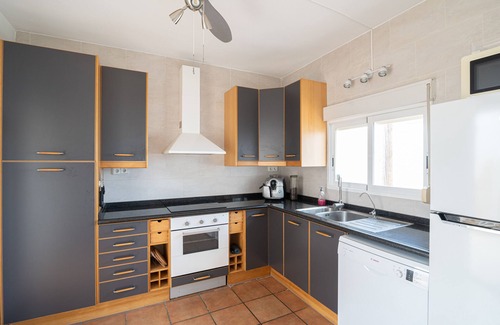 L'Alfas del Pi House | Holiday Home 'Casa Blanca Spaniahome' with Private Pool, Wi-Fi and Air Conditioning